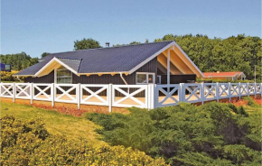 Stunning Home In Sjølund With House Sea View, Hejls